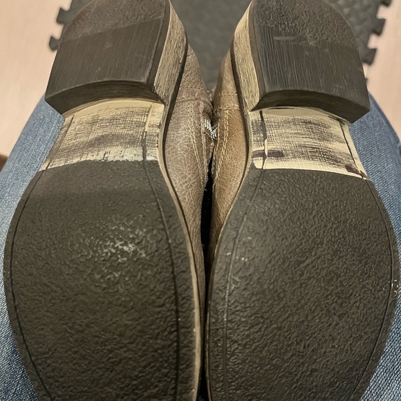 Steve Madden studded boots. mid calf length. Gray color. Excellent condition. - Picture 4 of 7